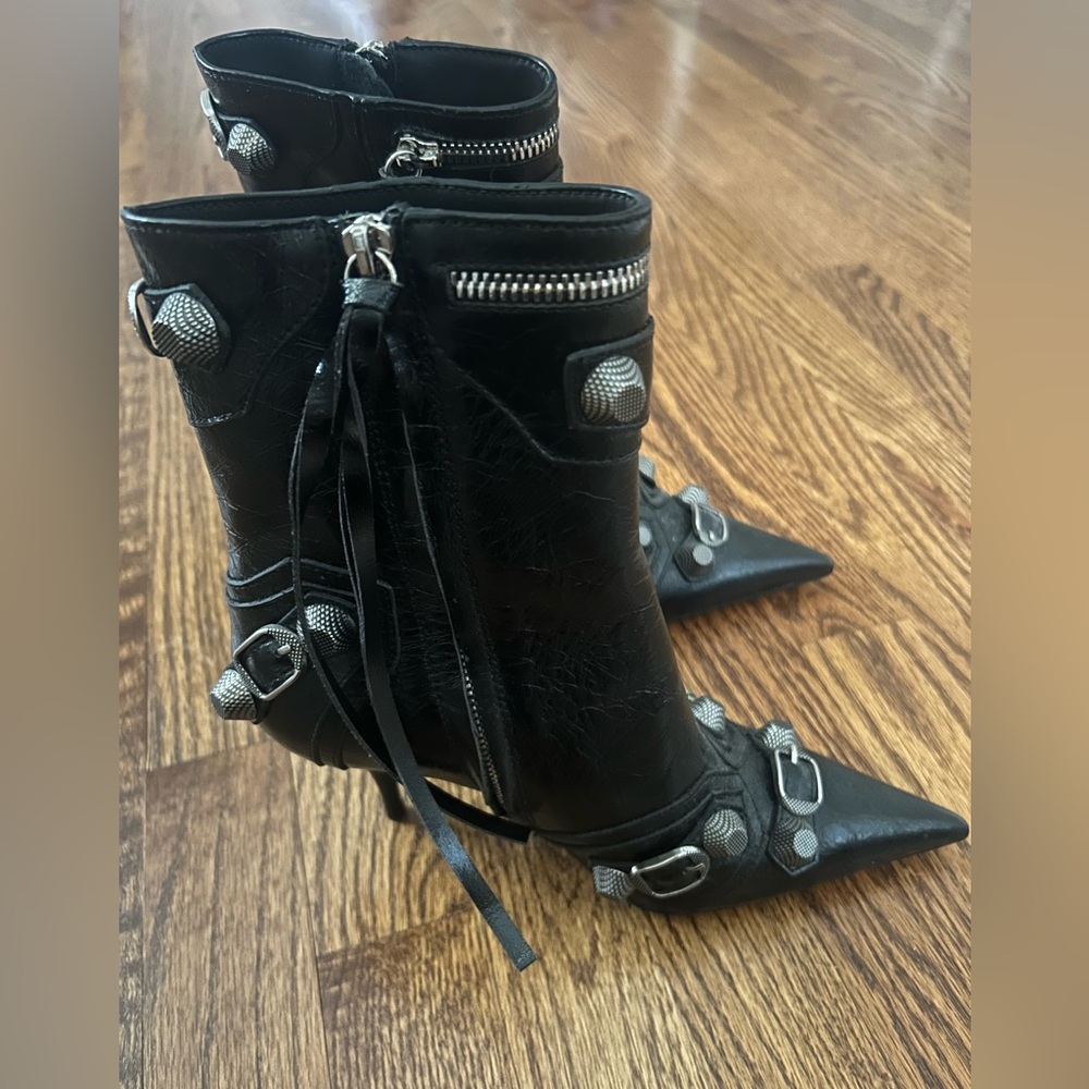 Balenciaga Black Leather Pointed Toe Buckle Ankle Boot Heels EU 37 US 7 - Picture 5 of 9